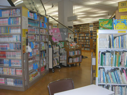 辻堂市民図書館　YAコーナー3